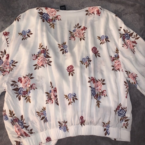 Floral Quarter sleeve Top - Picture 6 of 6